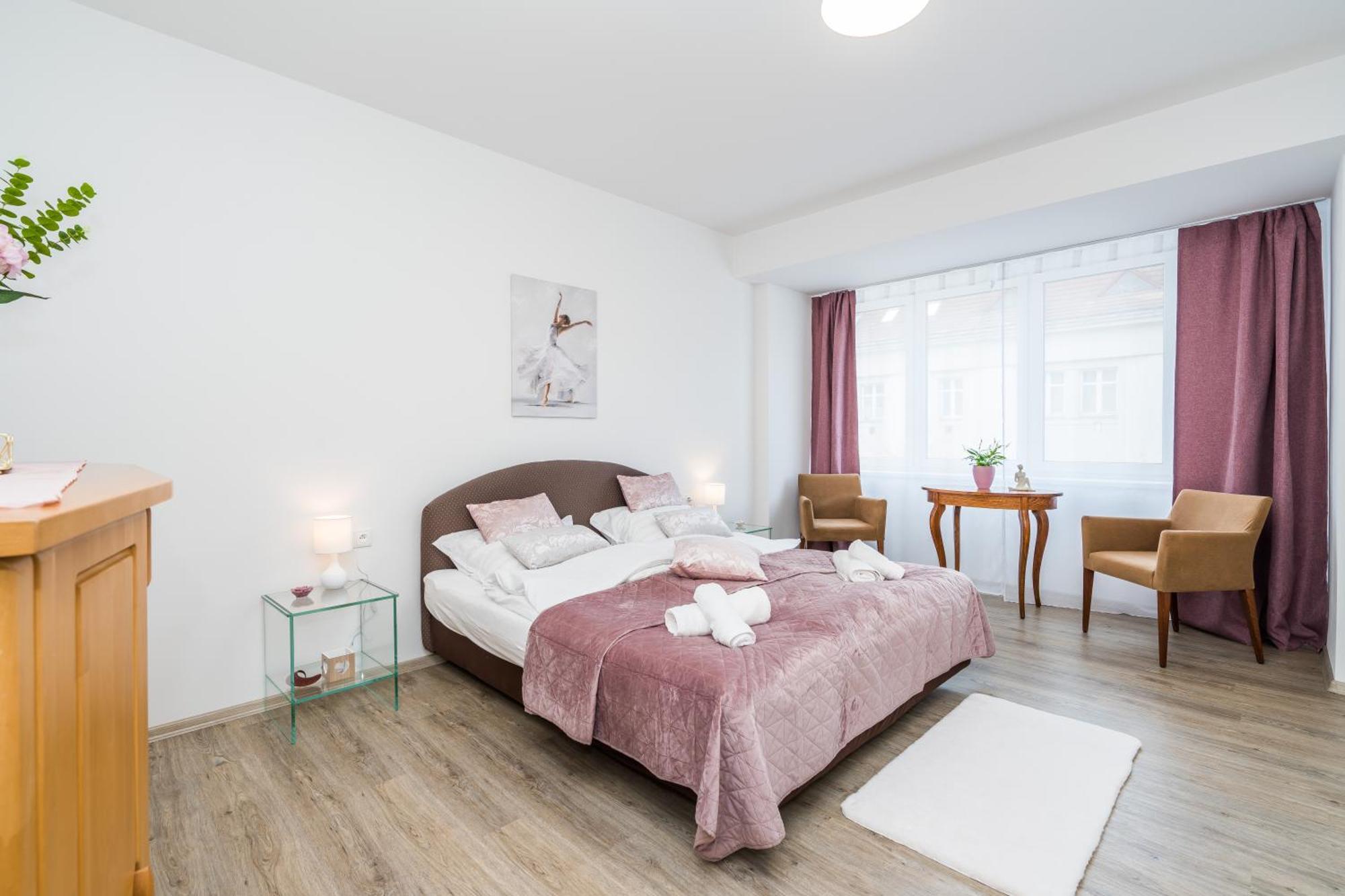 Апартаменти Perla Hradce 202 Градець-Кралове Екстер'єр фото